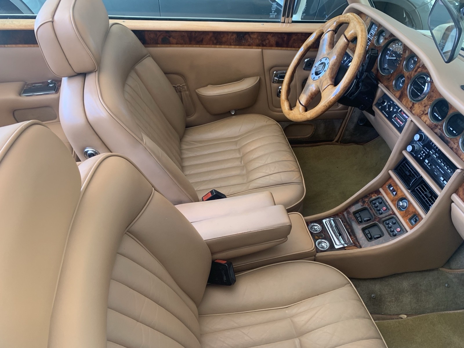 Rolls-Royce-Corniche-1986-33