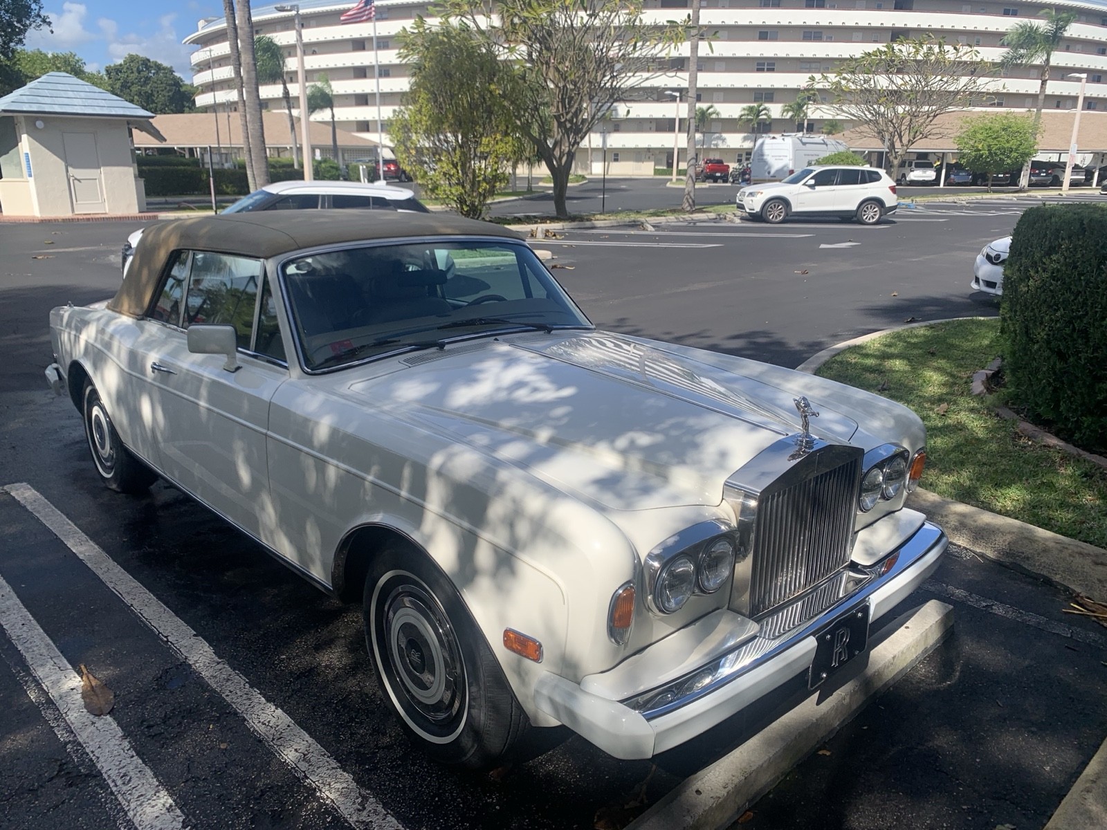 Rolls-Royce-Corniche-1986-4