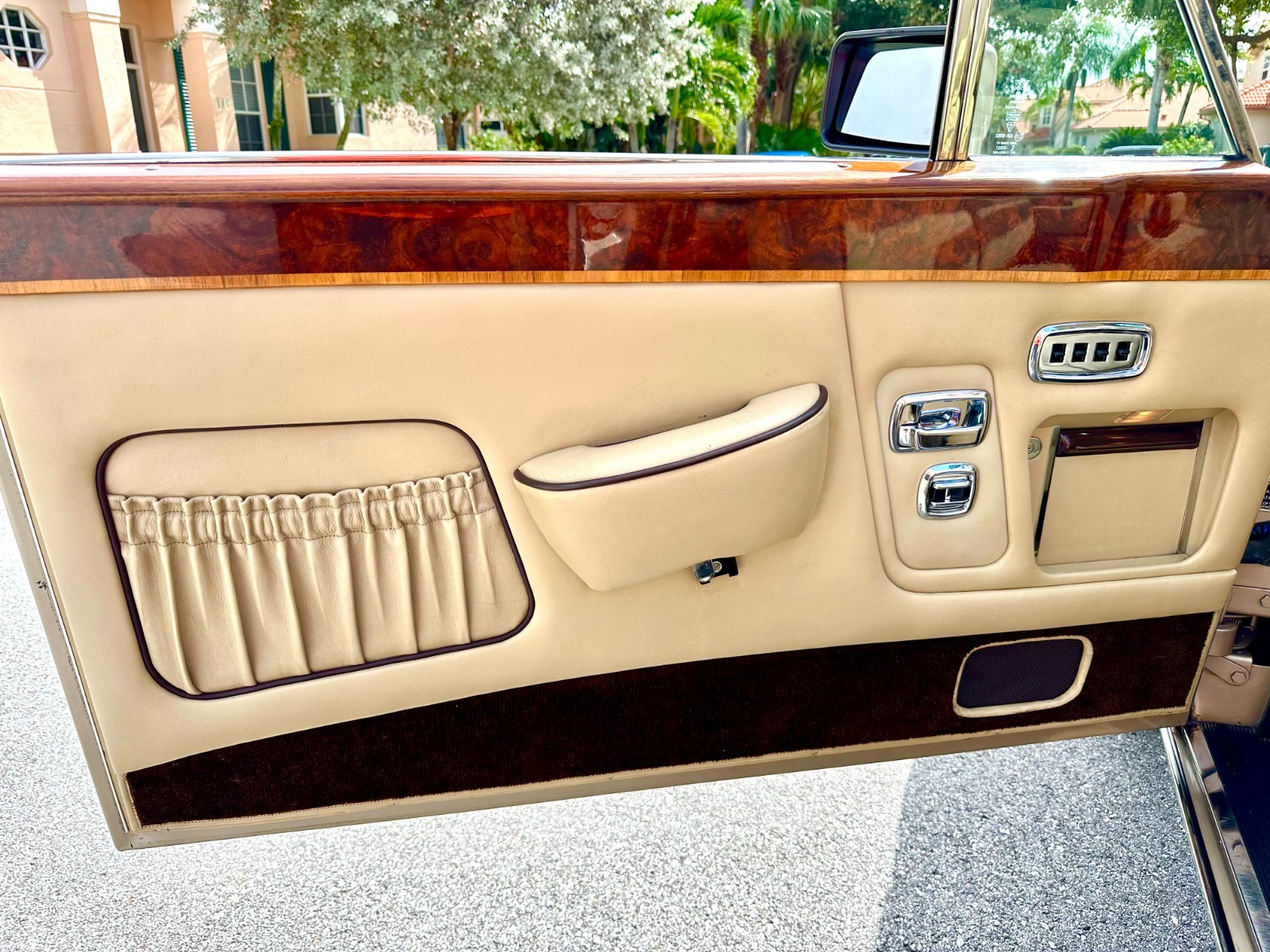 Rolls-Royce-Corniche-1986-Convertible-15