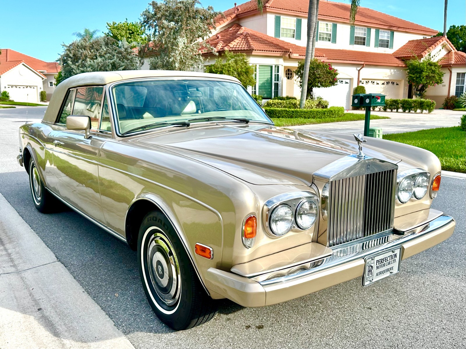 Rolls-Royce-Corniche-1986-Convertible-4