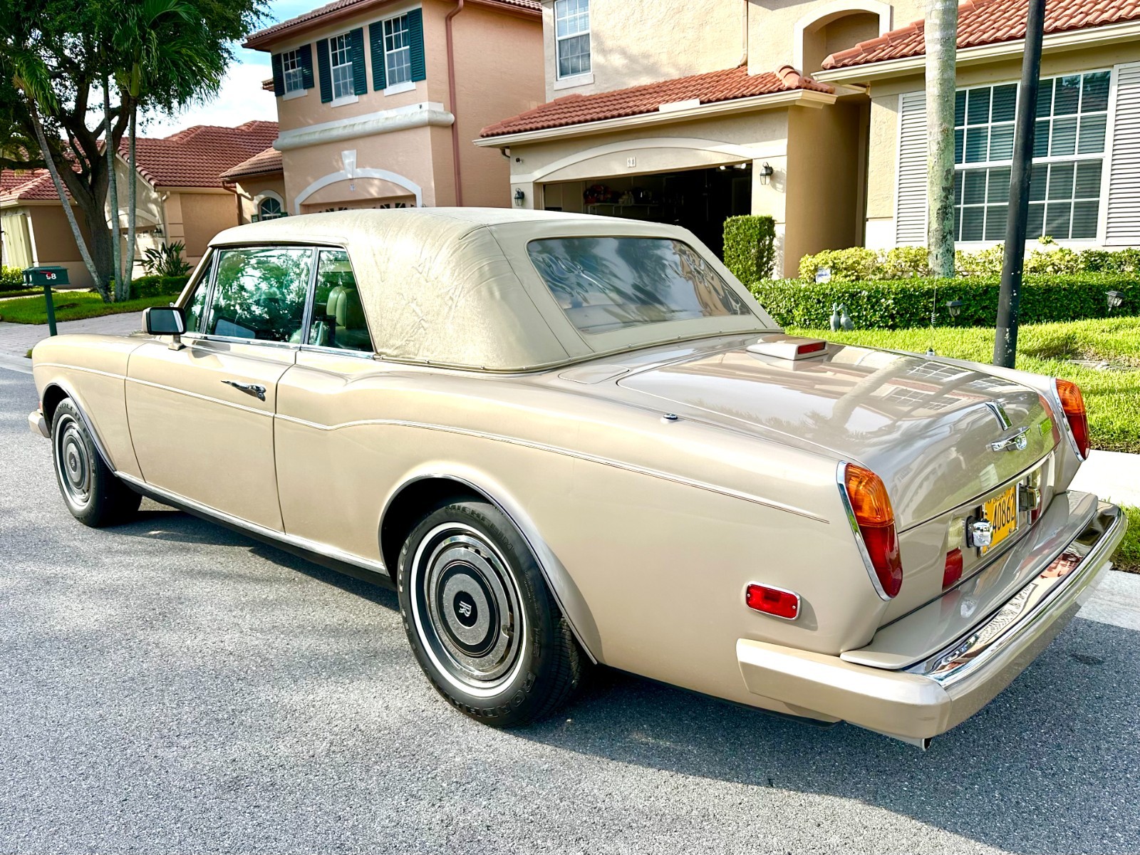 Rolls-Royce-Corniche-1986-Convertible-6