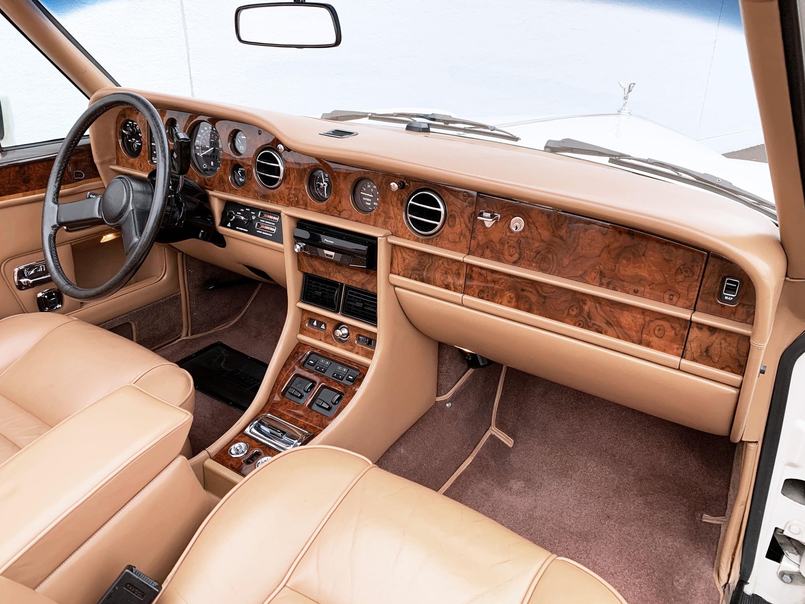 Rolls-Royce-Corniche-1989-30