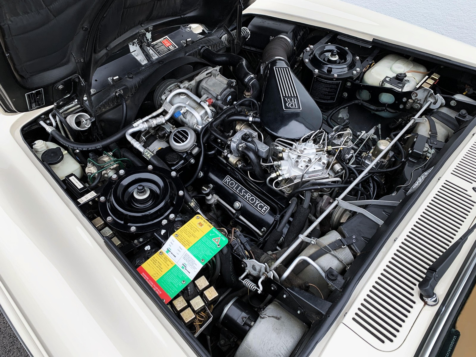 Rolls-Royce-Corniche-1989-37