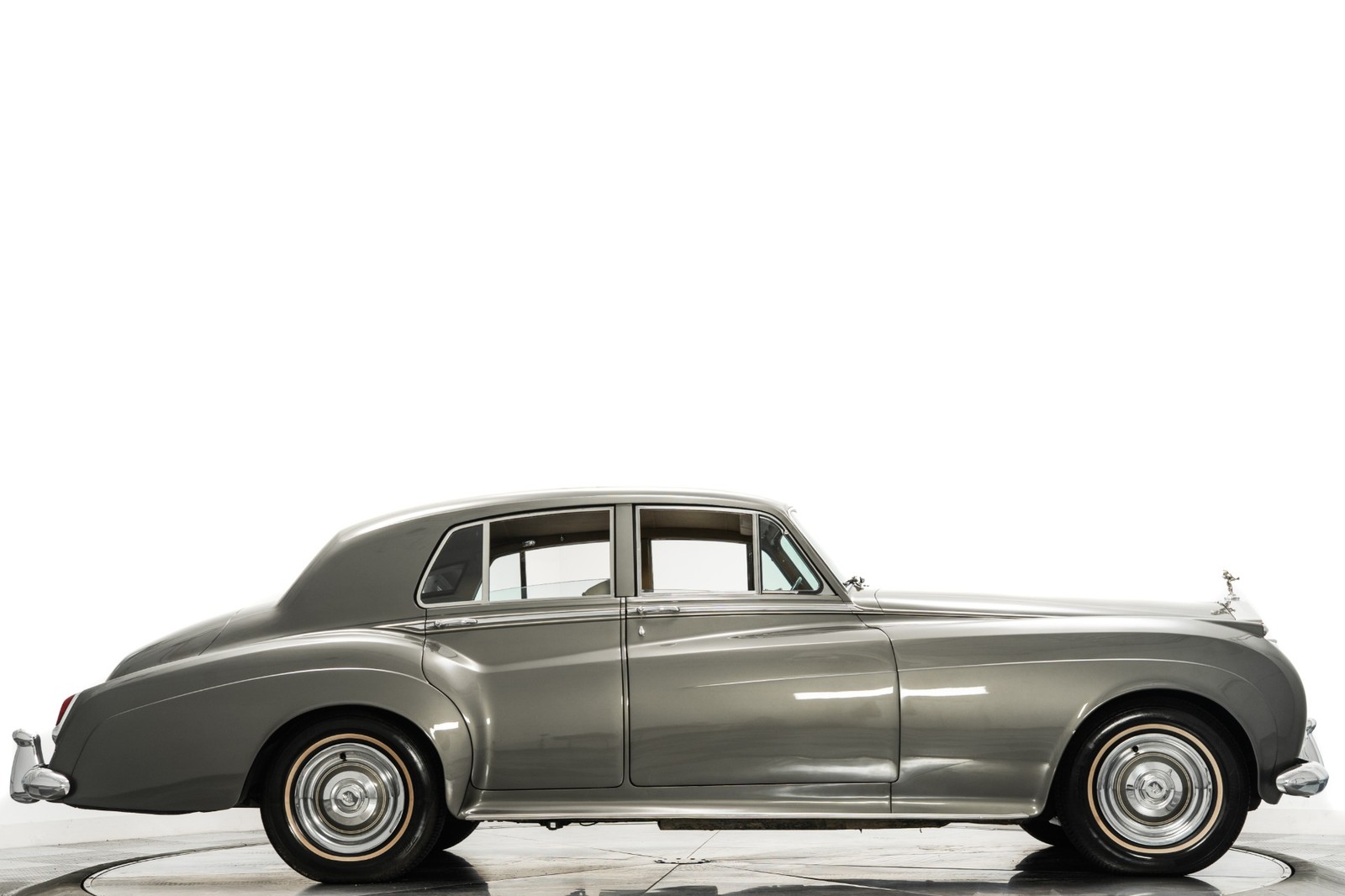 Rolls-Royce-Silver-Cloud-II-1960-Sedan-1