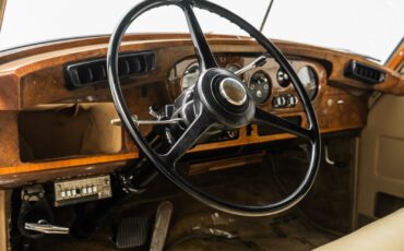 Rolls-Royce-Silver-Cloud-II-1960-Sedan-12