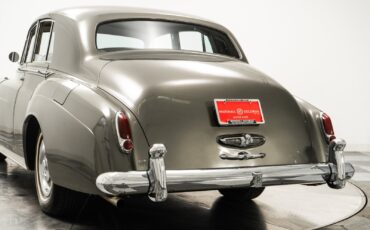 Rolls-Royce-Silver-Cloud-II-1960-Sedan-31
