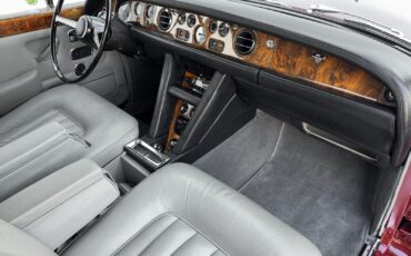 Rolls-Royce-Silver-Shadow-1969-25