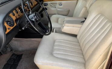 Rolls-Royce-Silver-Shadow-1971-Sedan-LWB-13