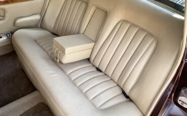 Rolls-Royce-Silver-Shadow-1971-Sedan-LWB-16