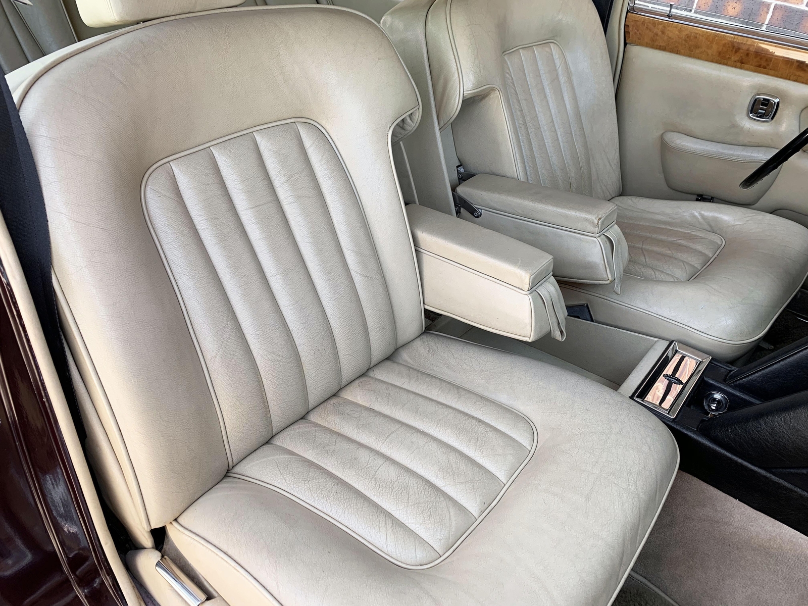 Rolls-Royce-Silver-Shadow-1971-Sedan-LWB-19