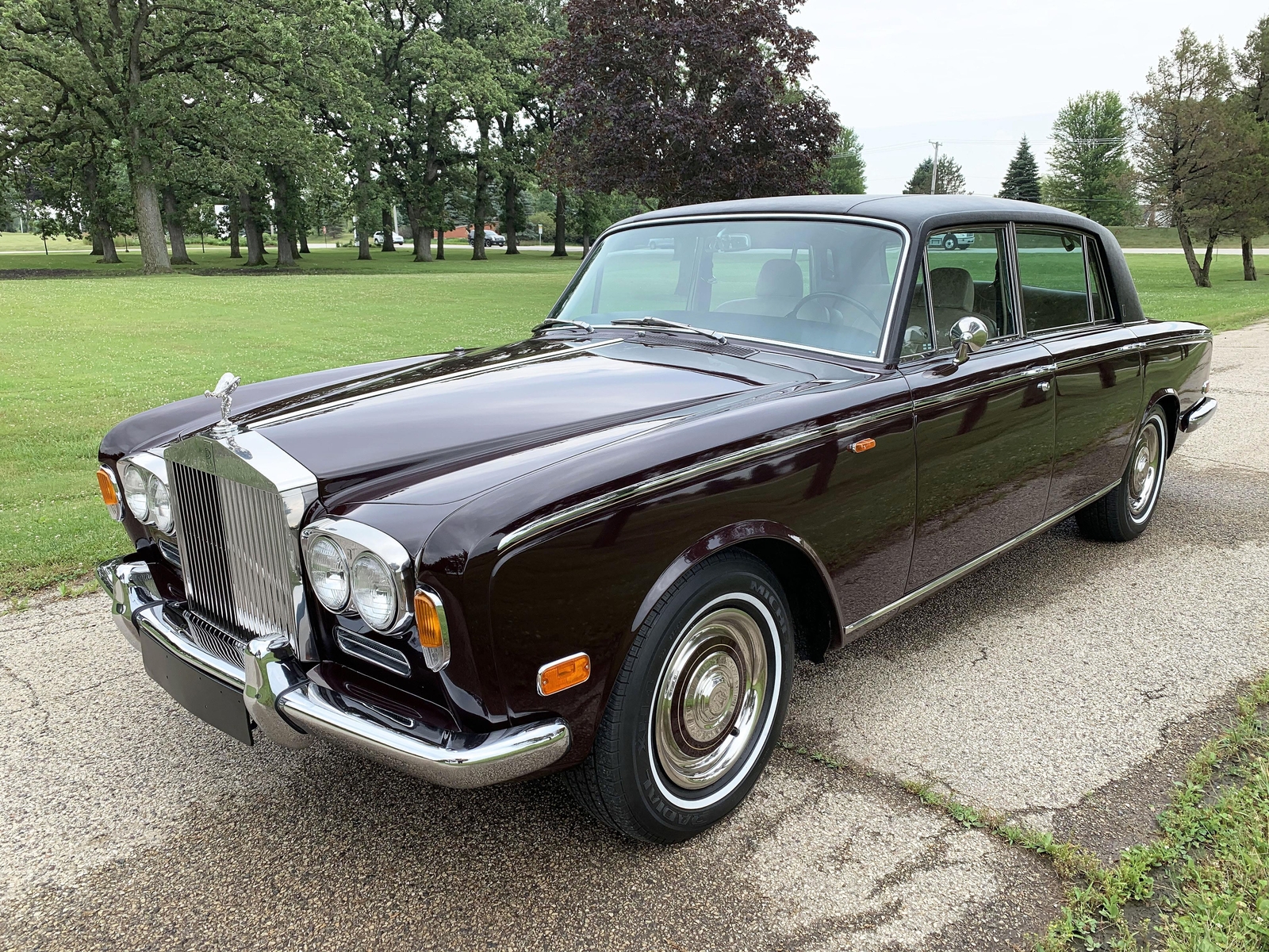 Rolls-Royce-Silver-Shadow-1971-Sedan-LWB-2