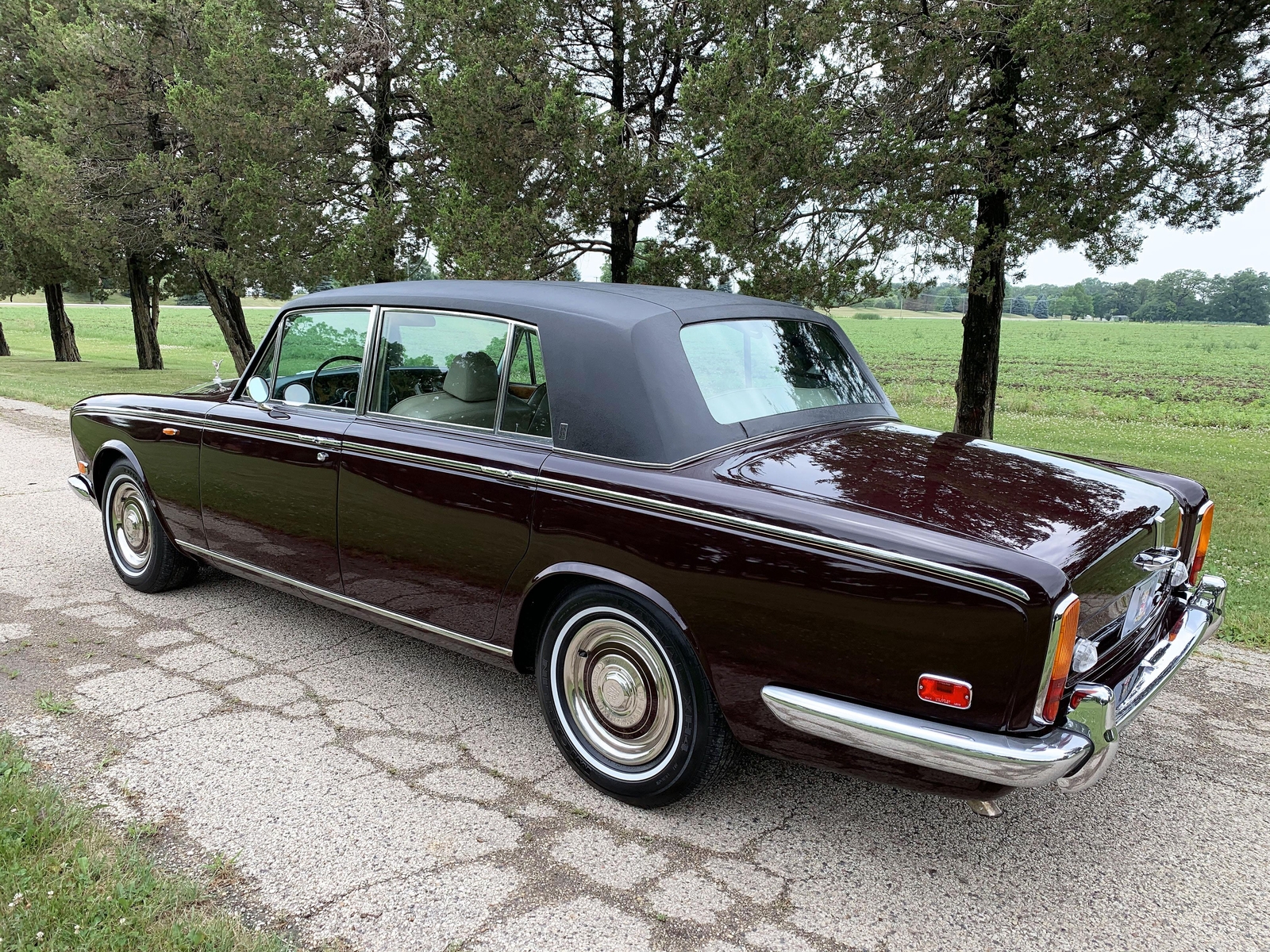 Rolls-Royce-Silver-Shadow-1971-Sedan-LWB-4