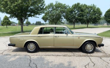 Rolls-Royce-Silver-Shadow-1978-17