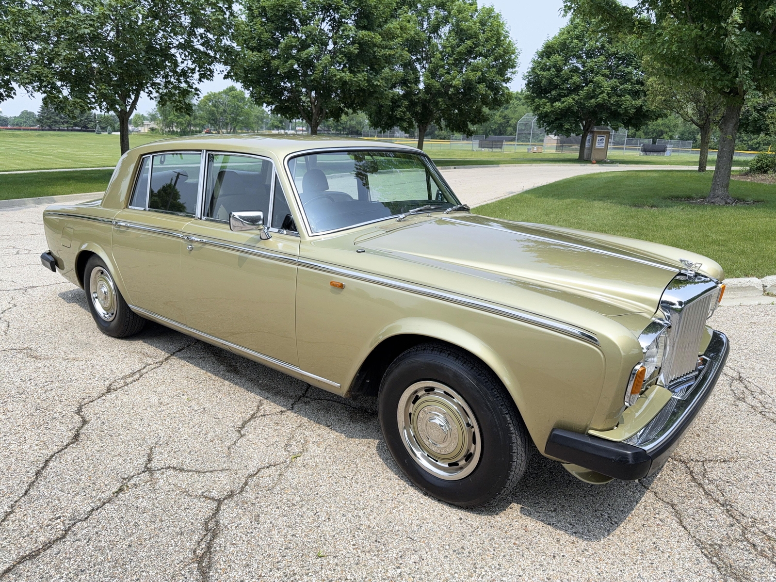 Rolls-Royce-Silver-Shadow-1978-18
