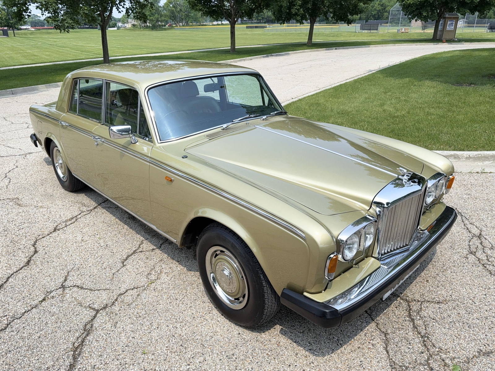 Rolls-Royce-Silver-Shadow-1978-2