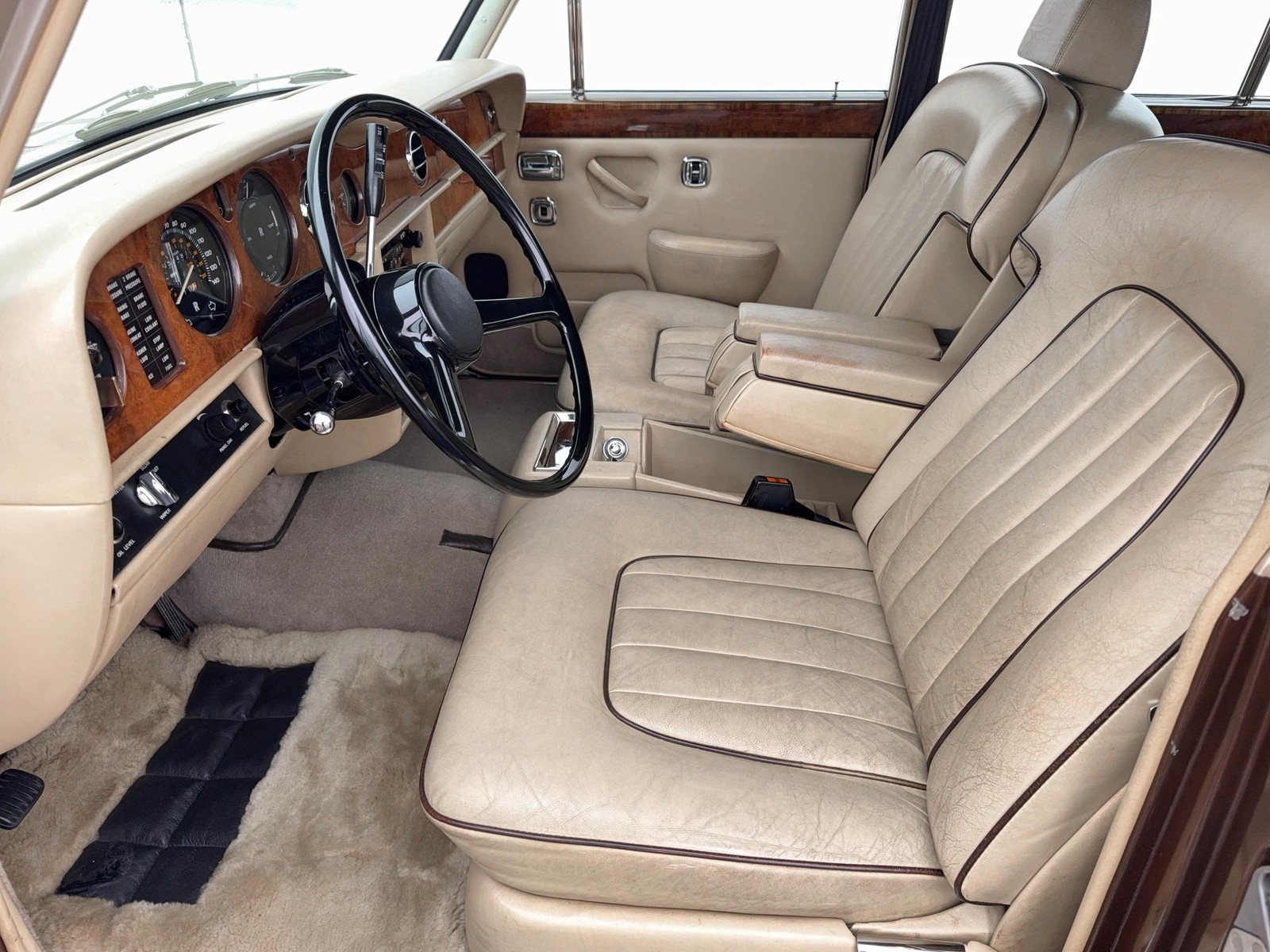 Rolls-Royce-Silver-Shadow-1978-24