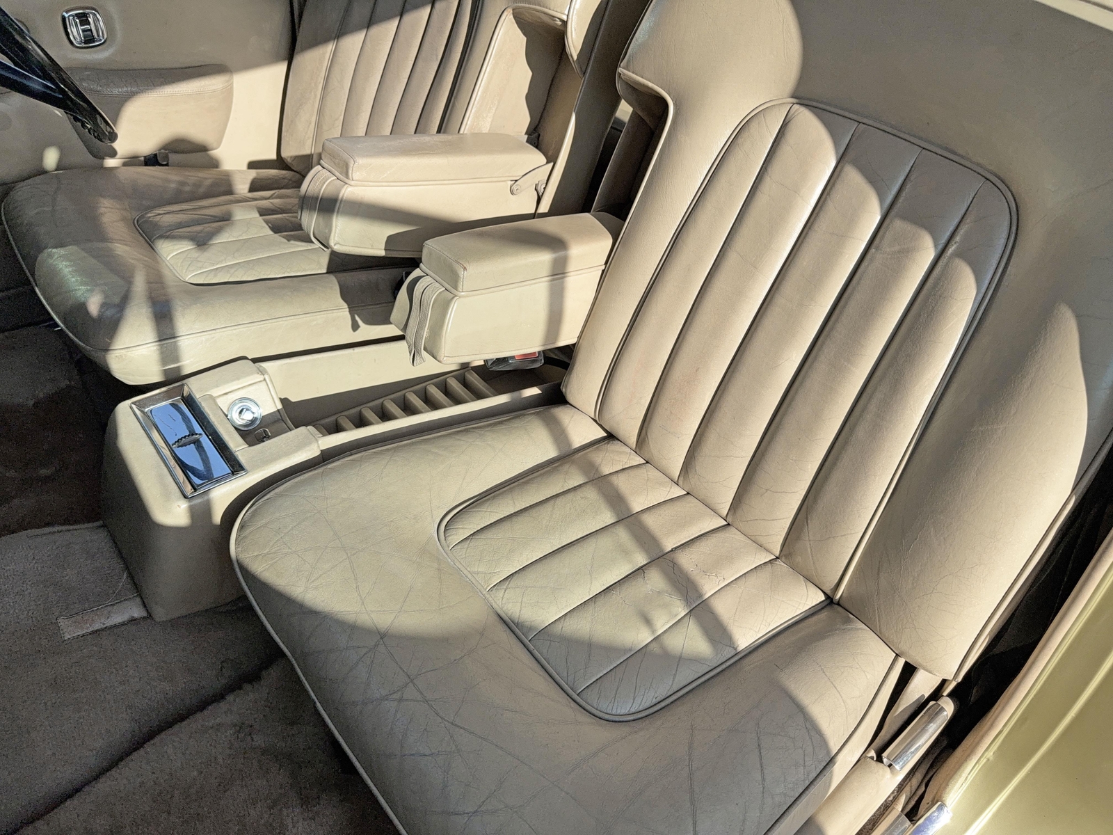 Rolls-Royce-Silver-Shadow-1978-24