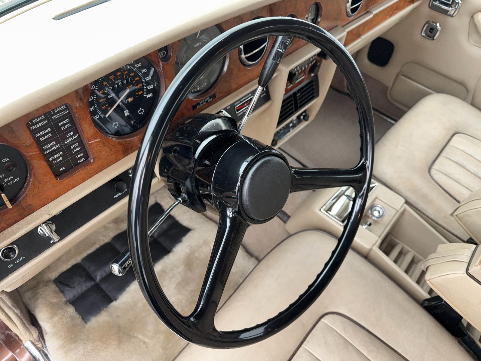 Rolls-Royce-Silver-Shadow-1978-32