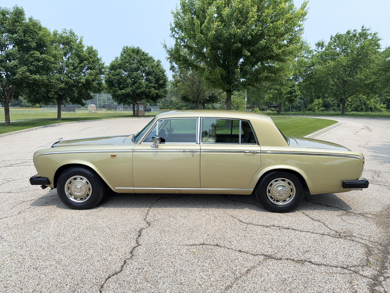 Rolls-Royce-Silver-Shadow-1978-9