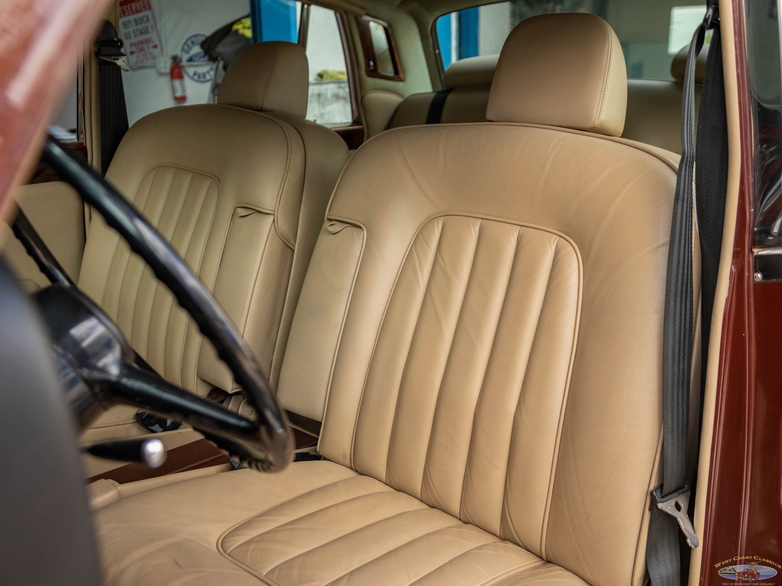 Rolls-Royce-Silver-Shadow-1979-4-Door-Sedan-22