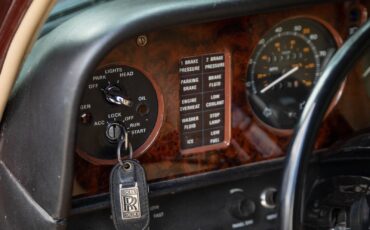 Rolls-Royce-Silver-Shadow-1979-4-Door-Sedan-30