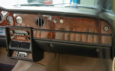 Rolls-Royce-Silver-Shadow-1979-4-Door-Sedan-35