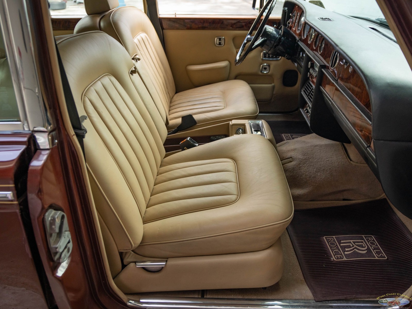 Rolls-Royce-Silver-Shadow-1979-4-Door-Sedan-38