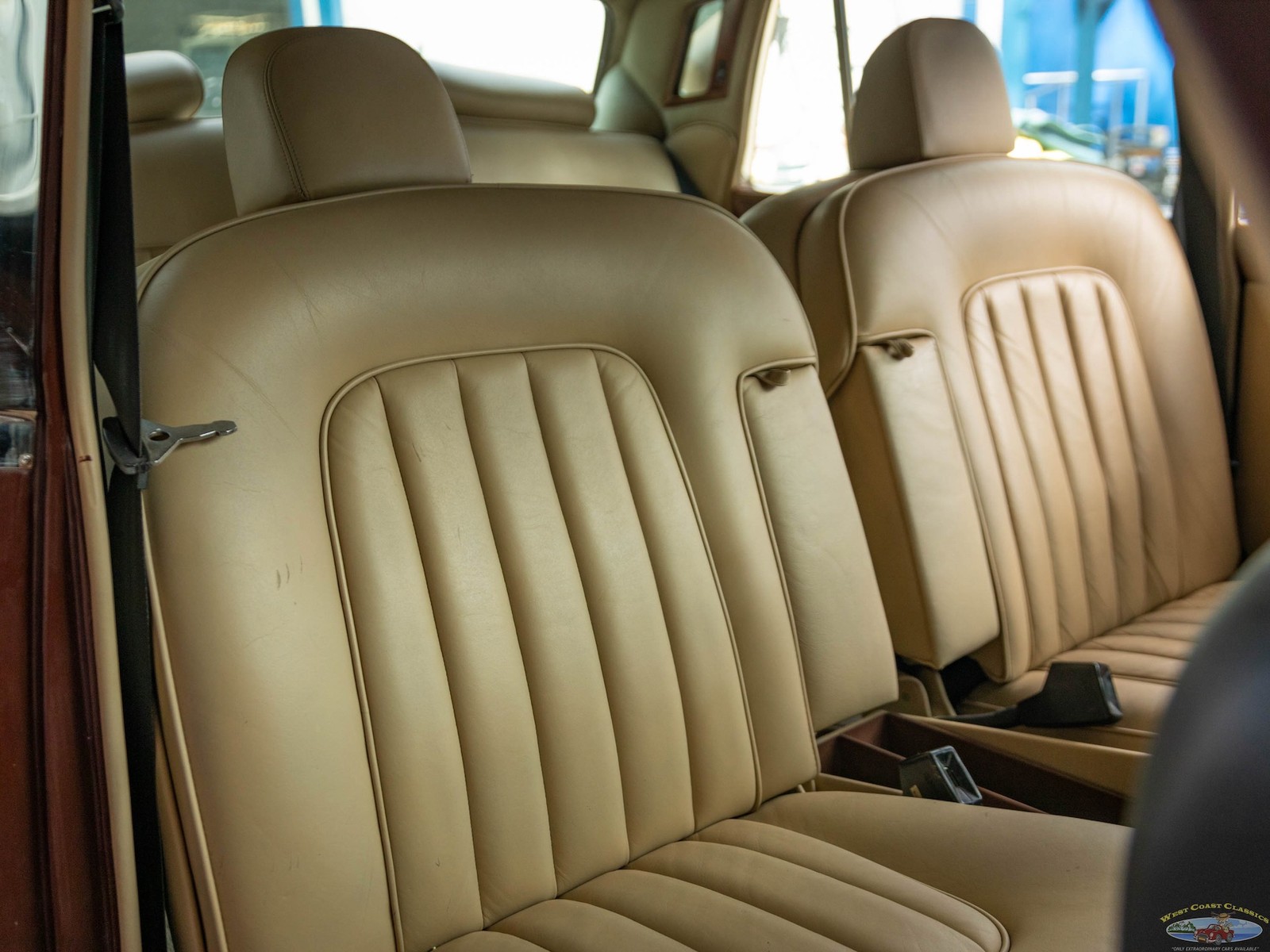 Rolls-Royce-Silver-Shadow-1979-4-Door-Sedan-39