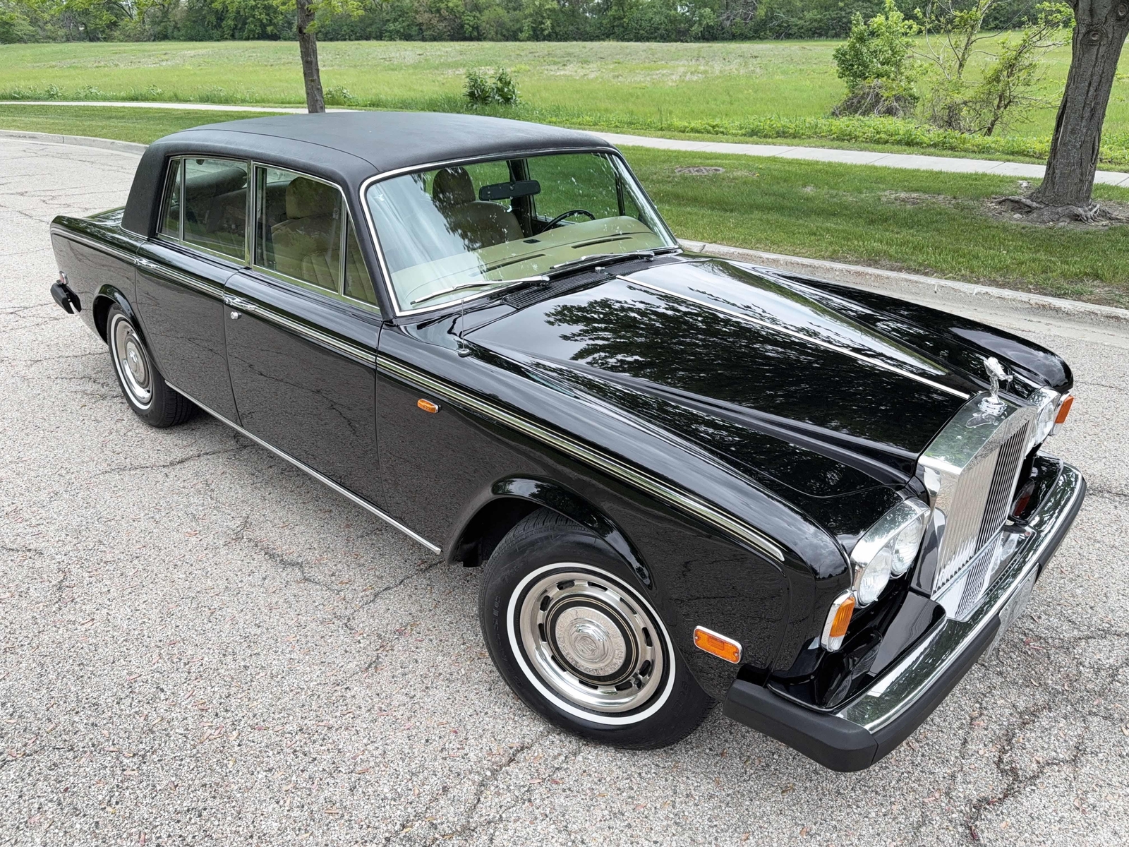 Rolls-Royce Silver Shadow 1979 Sedan