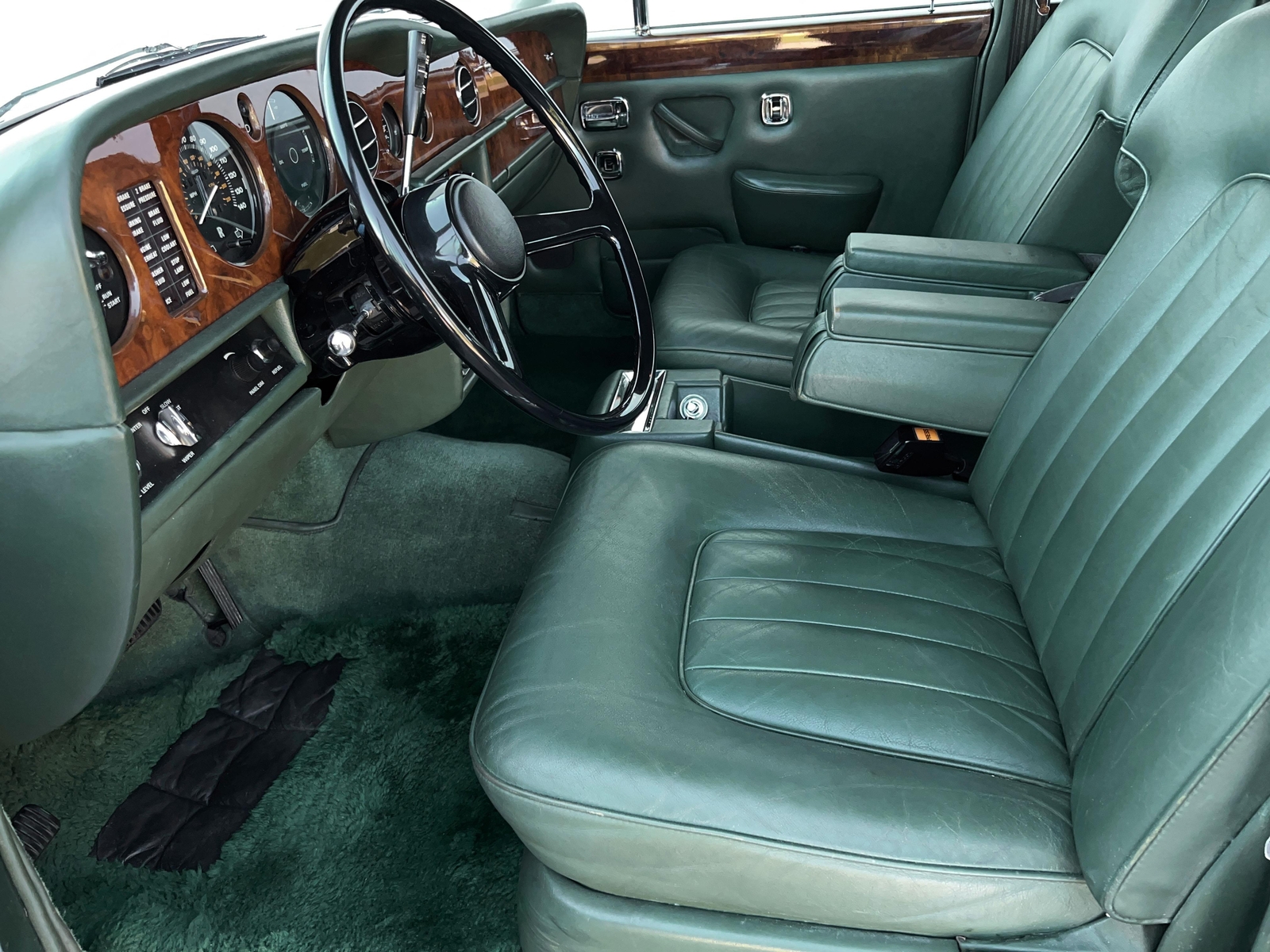 Rolls-Royce-Silver-Shadow-II-1979-13