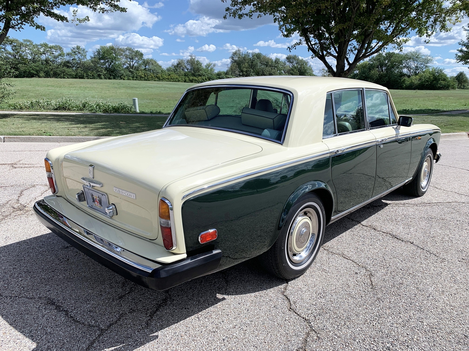 Rolls-Royce-Silver-Shadow-II-1979-Sedan-14