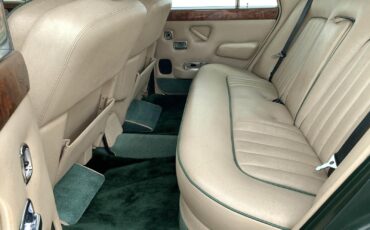 Rolls-Royce-Silver-Shadow-II-1979-Sedan-22