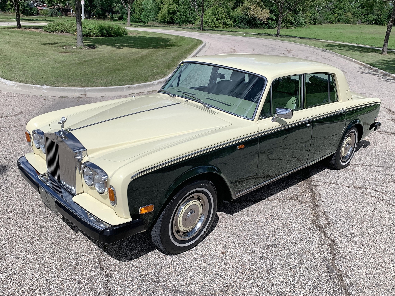 Rolls-Royce-Silver-Shadow-II-1979-Sedan-39