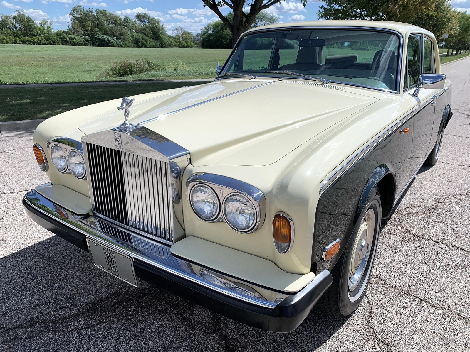 Rolls-Royce-Silver-Shadow-II-1979-Sedan-5