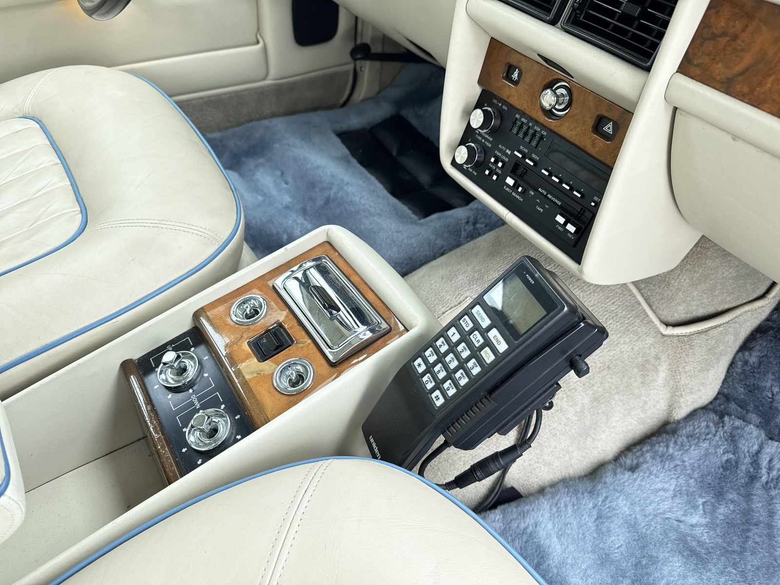 Rolls-Royce-Silver-Spirit-1987-30