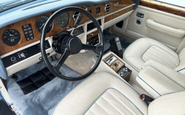 Rolls-Royce-Silver-SpiritSpurDawn-1987-21