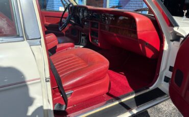 Rolls-Royce-Silver-Spur-1984-Sedan-11