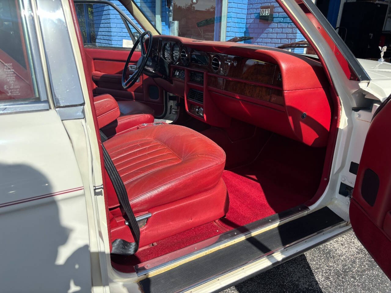 Rolls-Royce-Silver-Spur-1984-Sedan-11