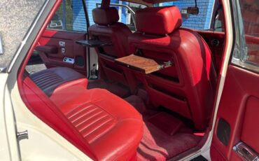 Rolls-Royce-Silver-Spur-1984-Sedan-13