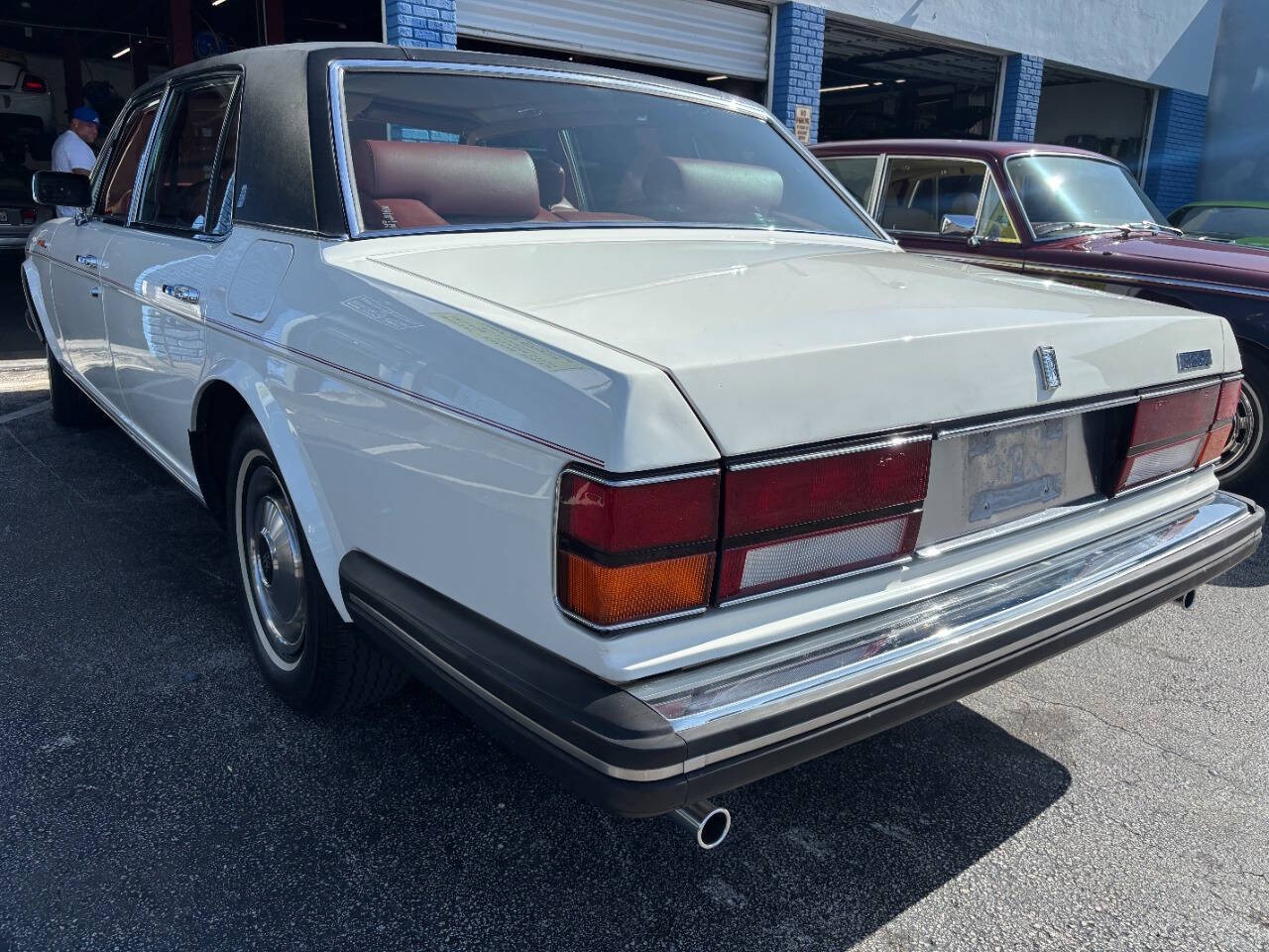 Rolls-Royce-Silver-Spur-1984-Sedan-2