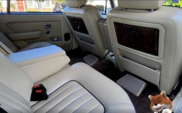 Rolls-Royce-Silver-Spur-1984-Sedan-23