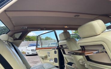 Rolls-Royce-Silver-Spur-1991-Sedan-12