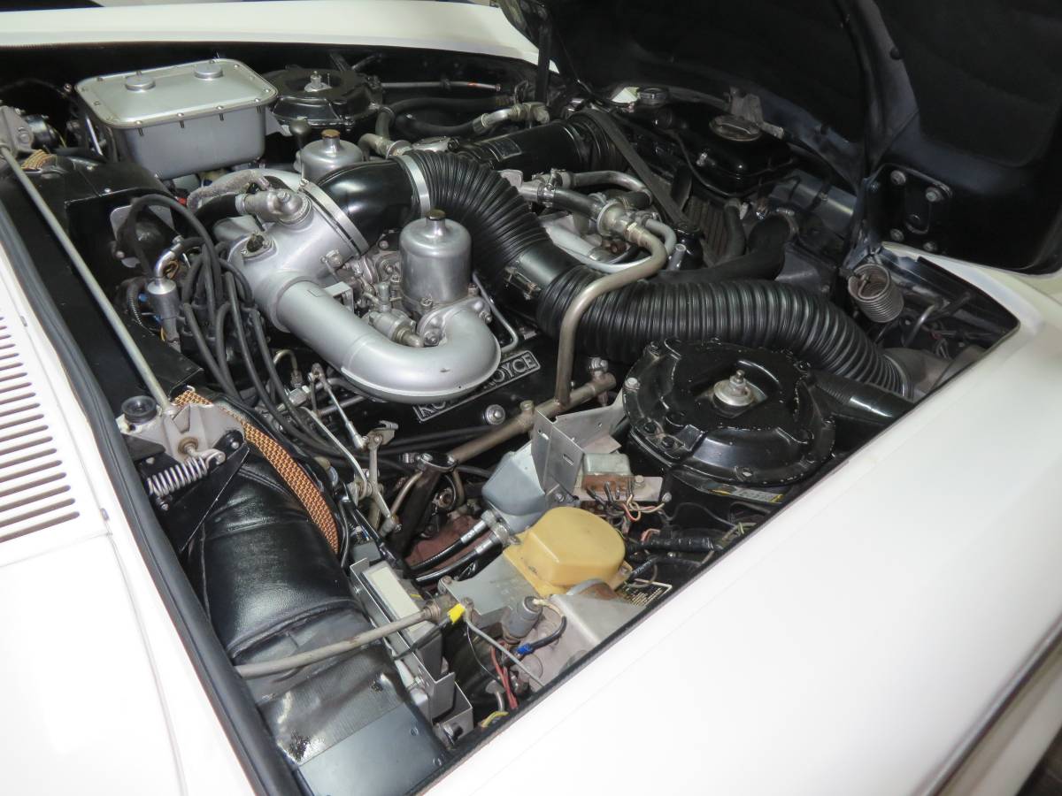 Rolls-royce-1974-white-10