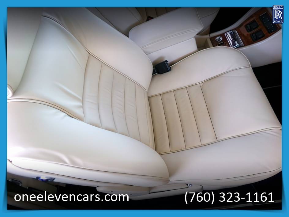 Rolls-royce-corniche-1989-17