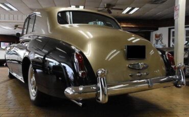 Rolls-royce-silver-cloud-iii-sedan-1964-custom-19