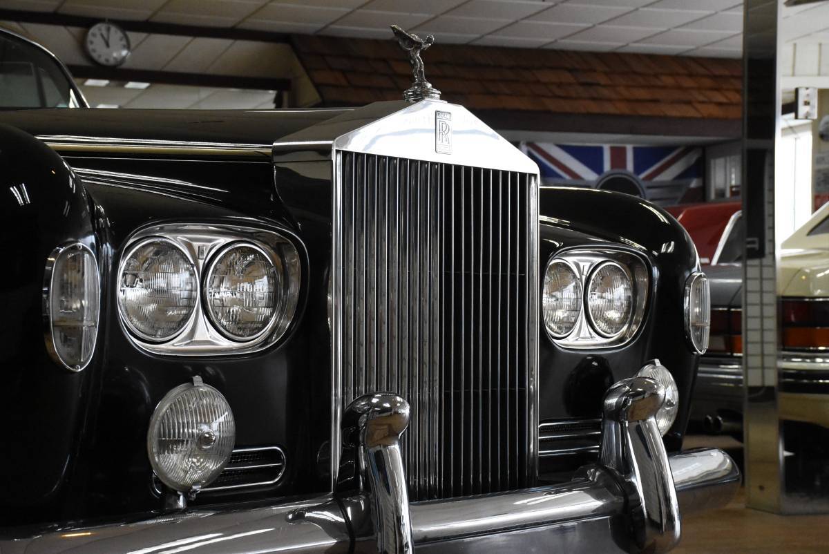 Rolls-royce-silver-cloud-iii-sedan-1964-custom-5