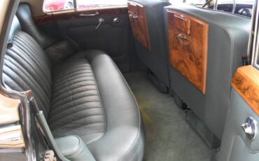 Rolls-royce-silver-cloud-iii-sedan-1964-custom-7