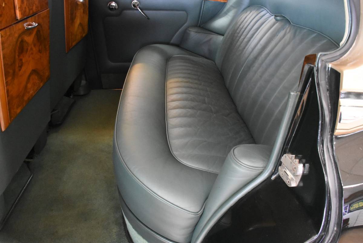 Rolls-royce-silver-cloud-iii-sedan-1964-custom-9