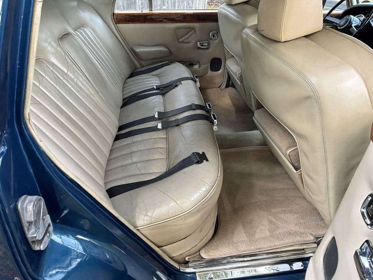 Rolls-royce-silver-shadow-1972-blue-11