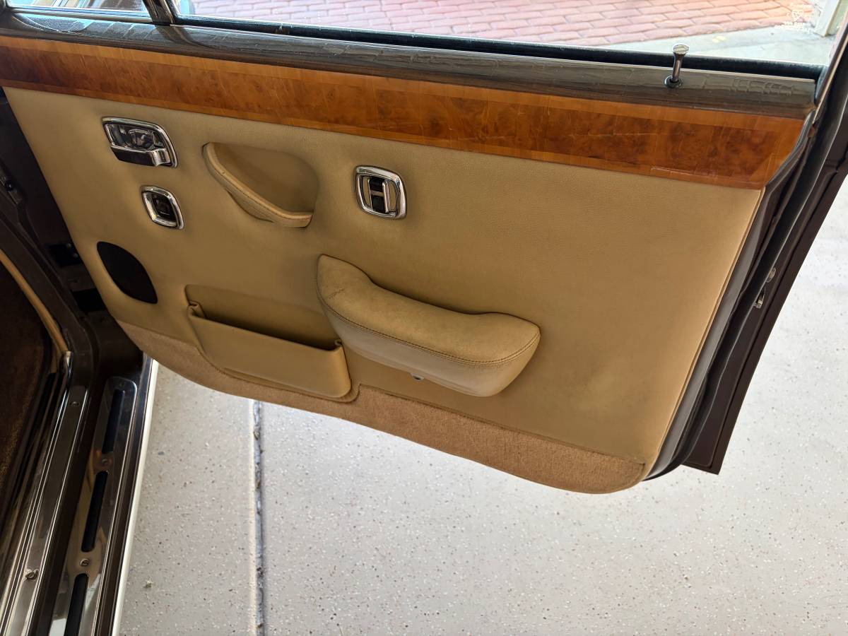 Rolls-royce-silvershadow-1973-14